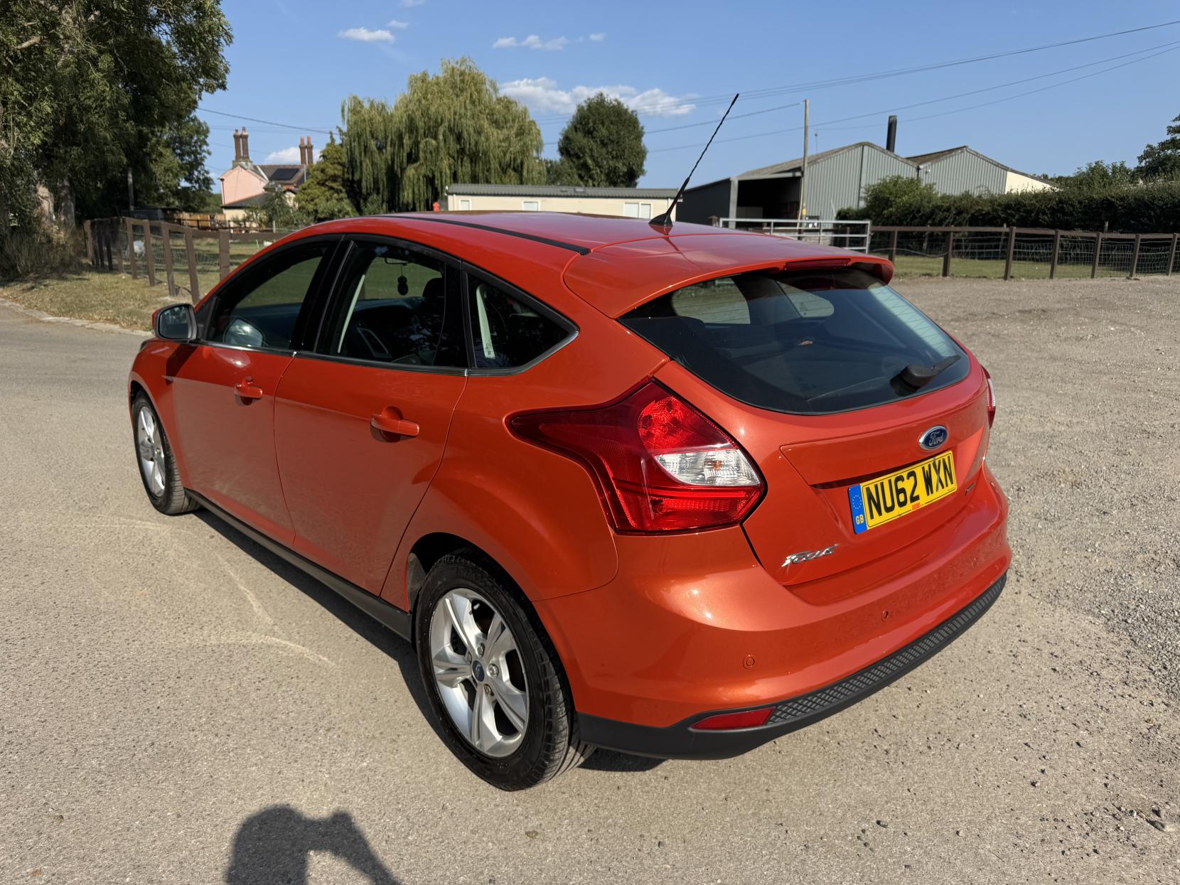Ford Focus 1.6 TDCi Zetec Hatchback 5dr Diesel Manual Euro 5 (s/s) (115 ps)