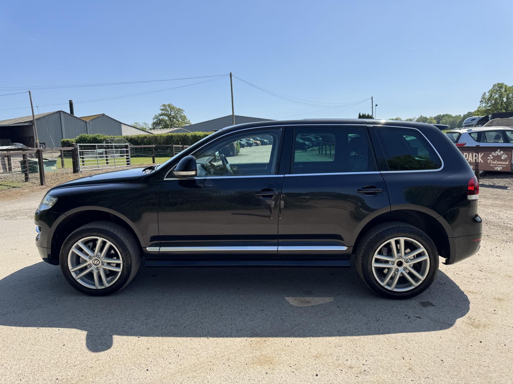 Volkswagen Touareg 3.0 TDI V6 Altitude SUV 5dr Diesel Automatic (294 g/km, 222 bhp)