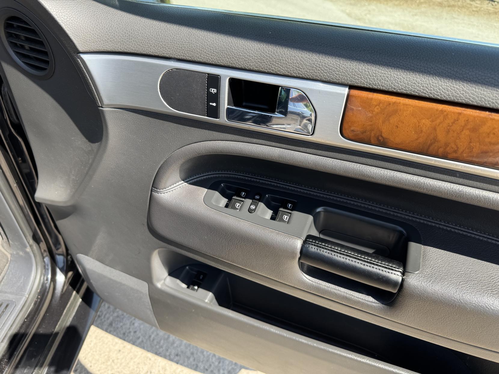 Volkswagen Touareg 3.0 TDI V6 Altitude SUV 5dr Diesel Automatic (294 g/km, 222 bhp)