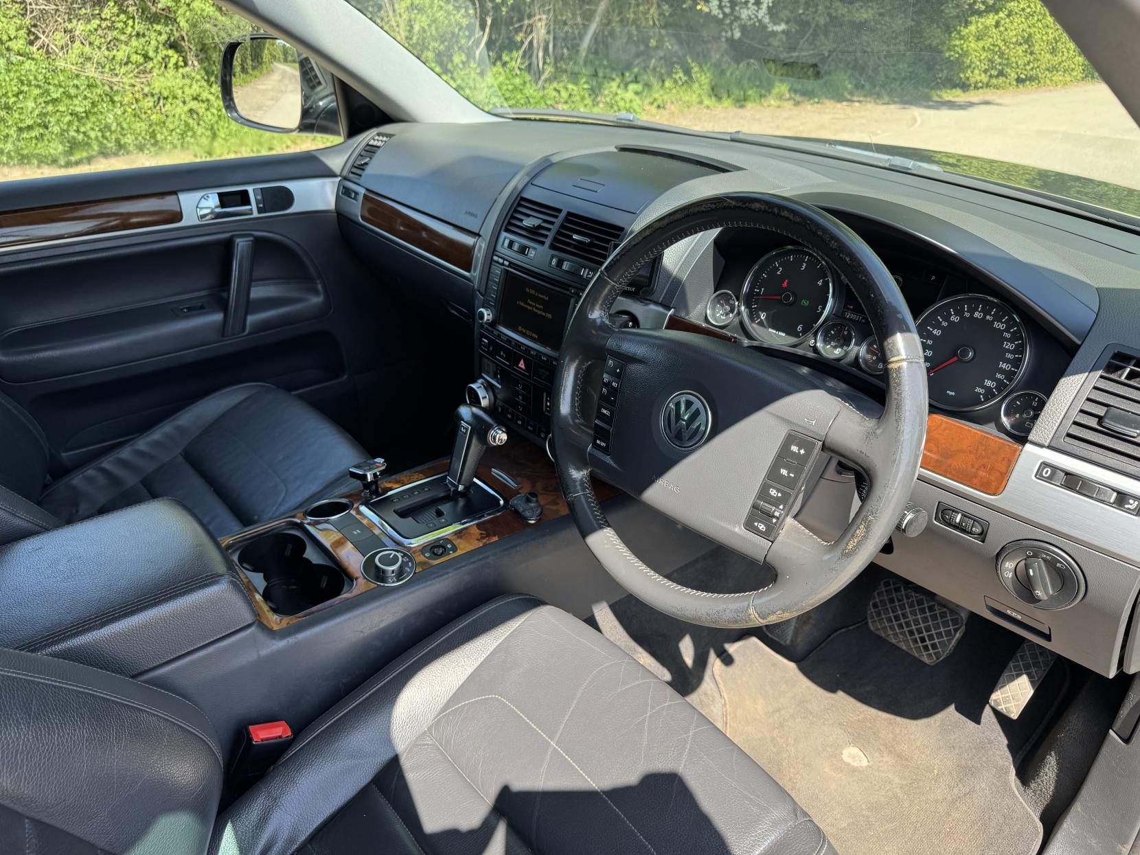 Volkswagen Touareg 3.0 TDI V6 Altitude SUV 5dr Diesel Automatic (294 g/km, 222 bhp)