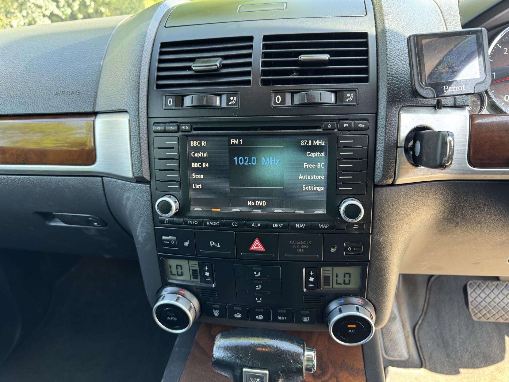 Volkswagen Touareg 3.0 TDI V6 Altitude SUV 5dr Diesel Automatic (294 g/km, 222 bhp)