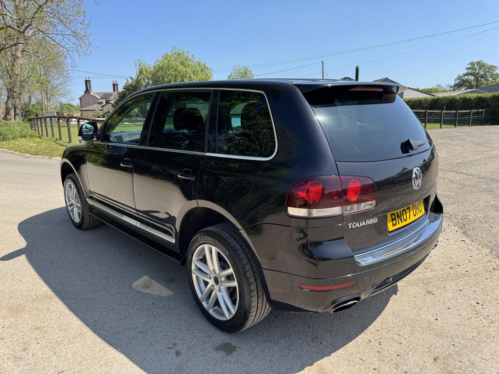 Volkswagen Touareg 3.0 TDI V6 Altitude SUV 5dr Diesel Automatic (294 g/km, 222 bhp)