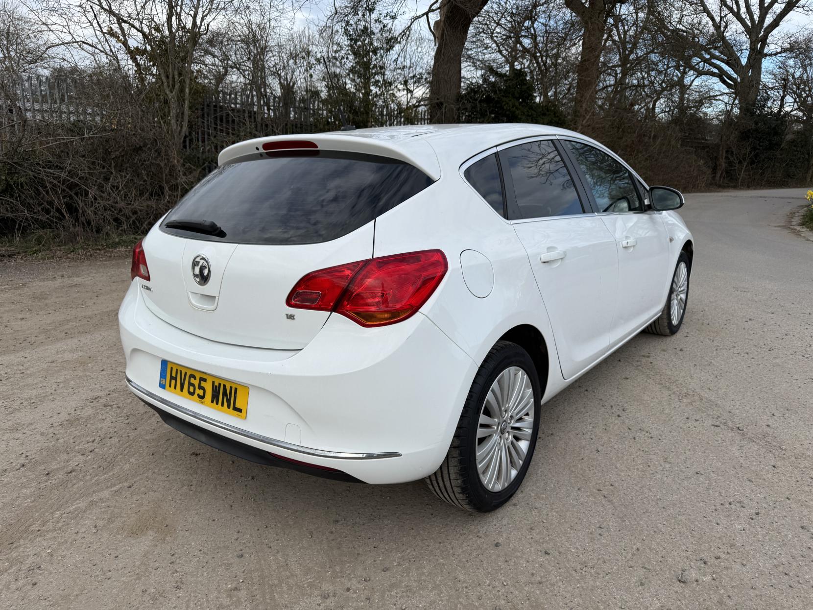 Vauxhall Astra 1.6i Excite Hatchback 5dr Petrol Manual Euro 6 (115 ps)