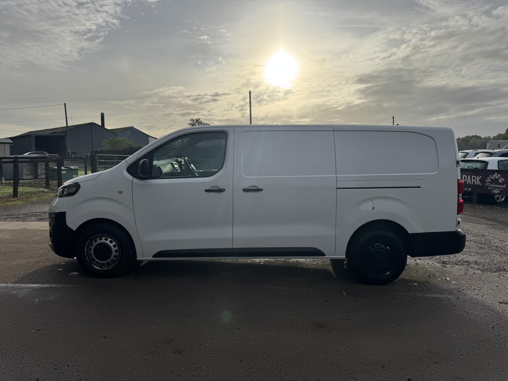 Vauxhall Vivaro 1.5 Turbo D 2900 Edition Panel Van 5dr Diesel Manual L2 H1 Euro 6 (s/s) (100 ps)