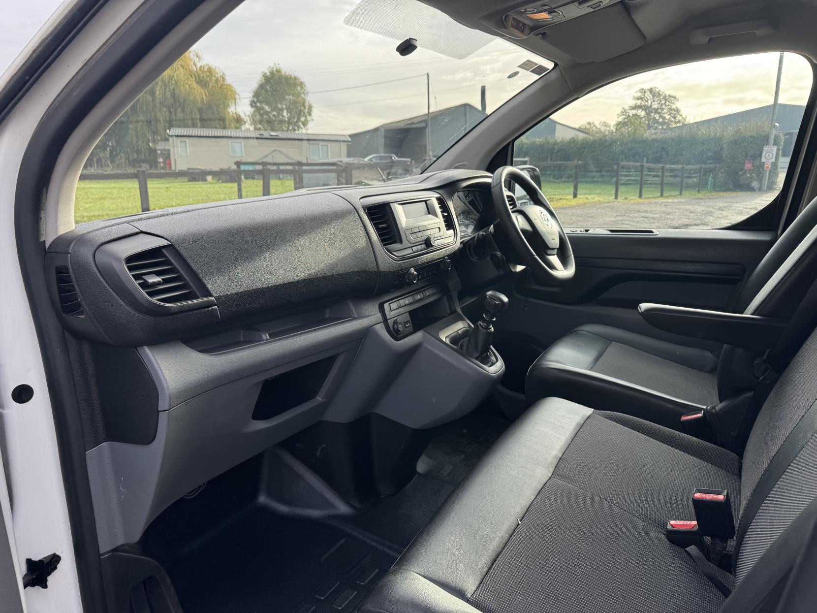 Vauxhall Vivaro 1.5 Turbo D 2900 Edition Panel Van 5dr Diesel Manual L2 H1 Euro 6 (s/s) (100 ps)