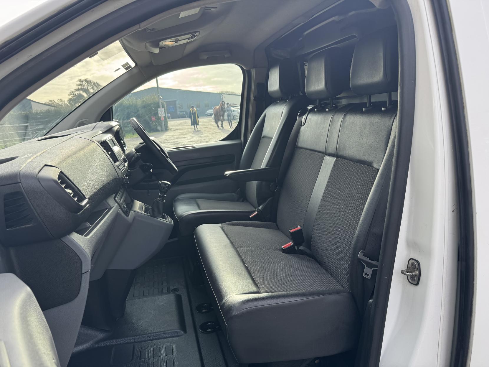 Vauxhall Vivaro 1.5 Turbo D 2900 Edition Panel Van 5dr Diesel Manual L2 H1 Euro 6 (s/s) (100 ps)