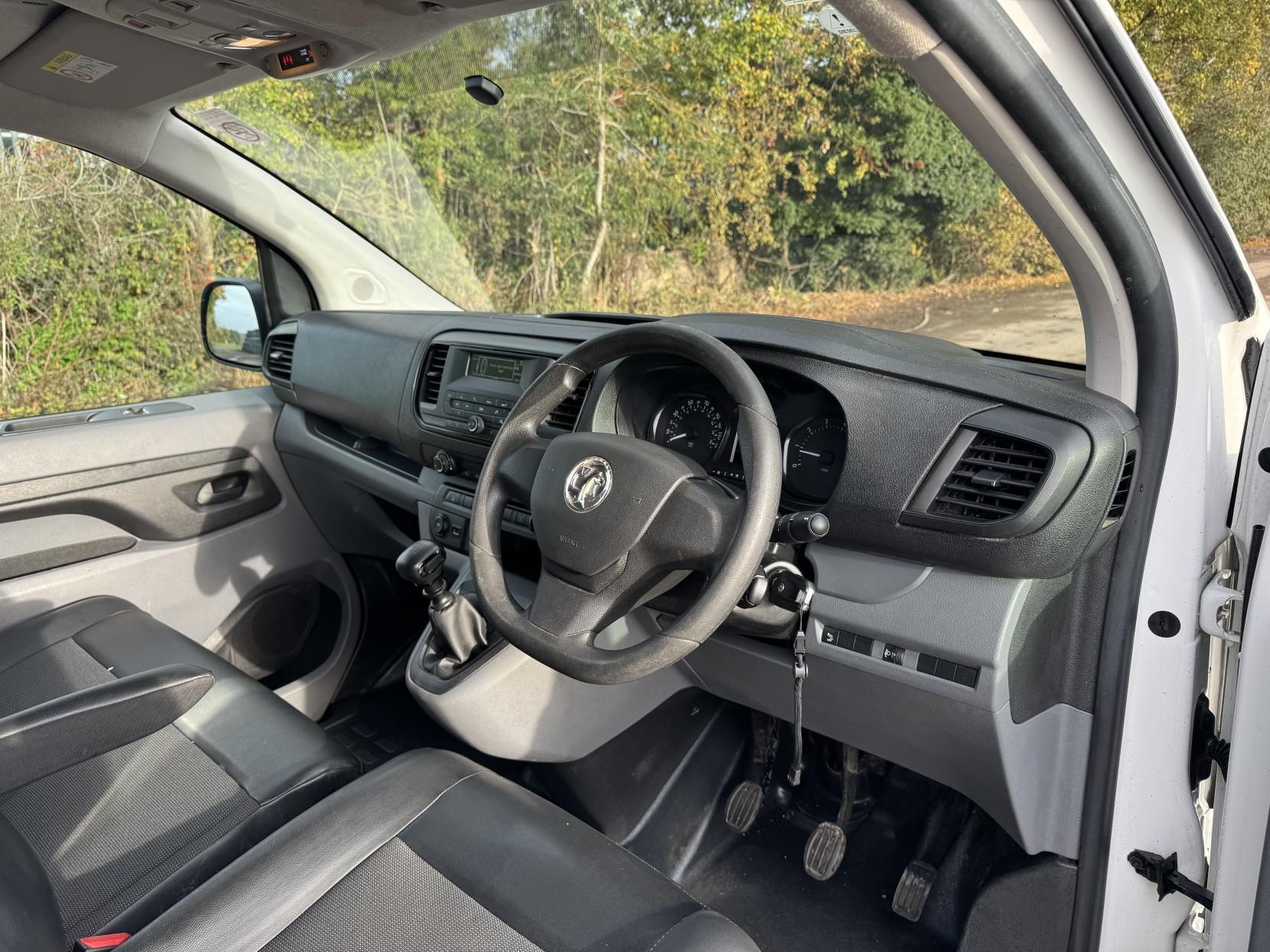 Vauxhall Vivaro 1.5 Turbo D 2900 Edition Panel Van 5dr Diesel Manual L2 H1 Euro 6 (s/s) (100 ps)