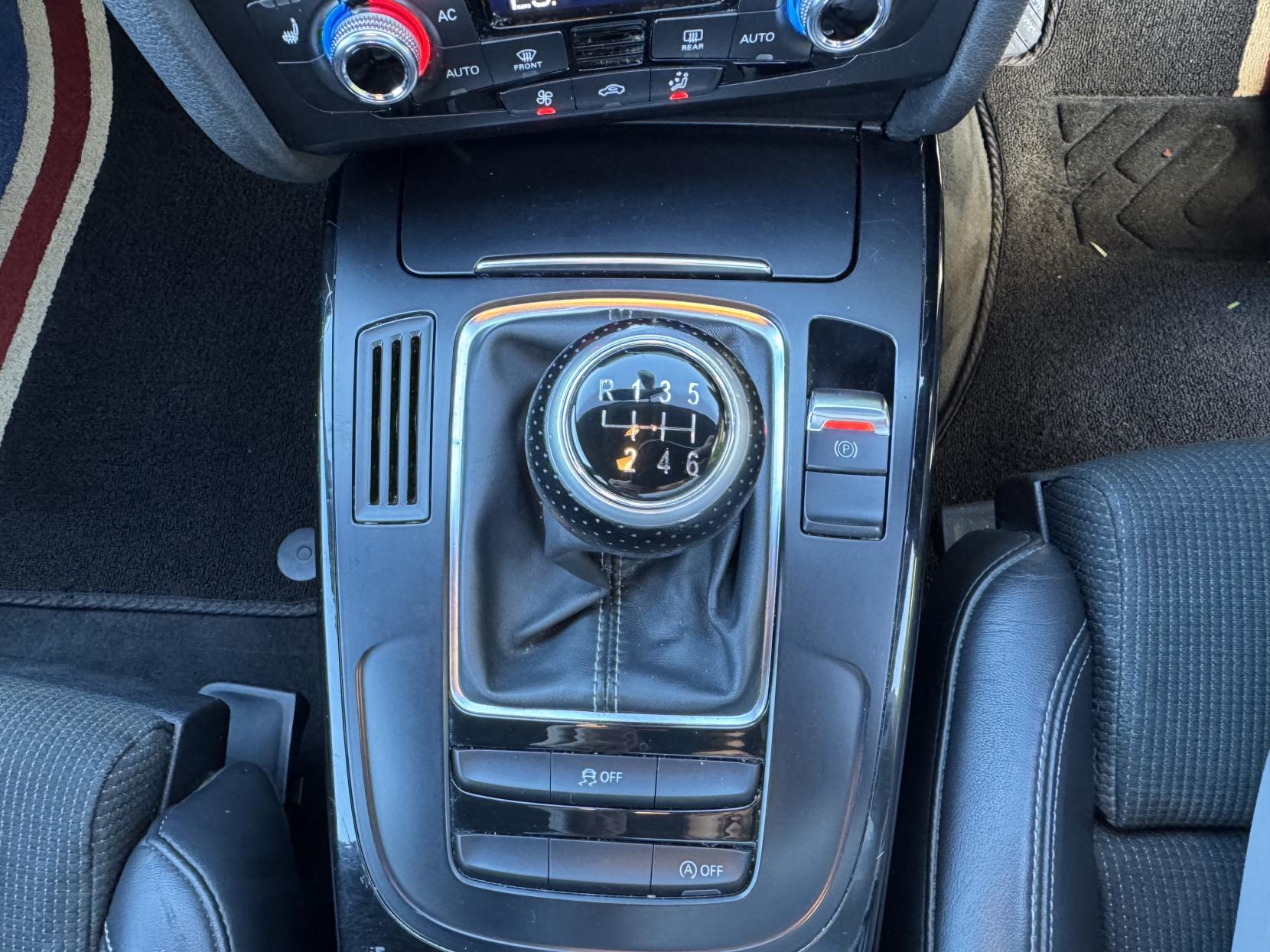 Audi A4 Avant 2.0 TDI Black Edition Estate 5dr Diesel Manual Euro 5 (s/s) (177 ps)