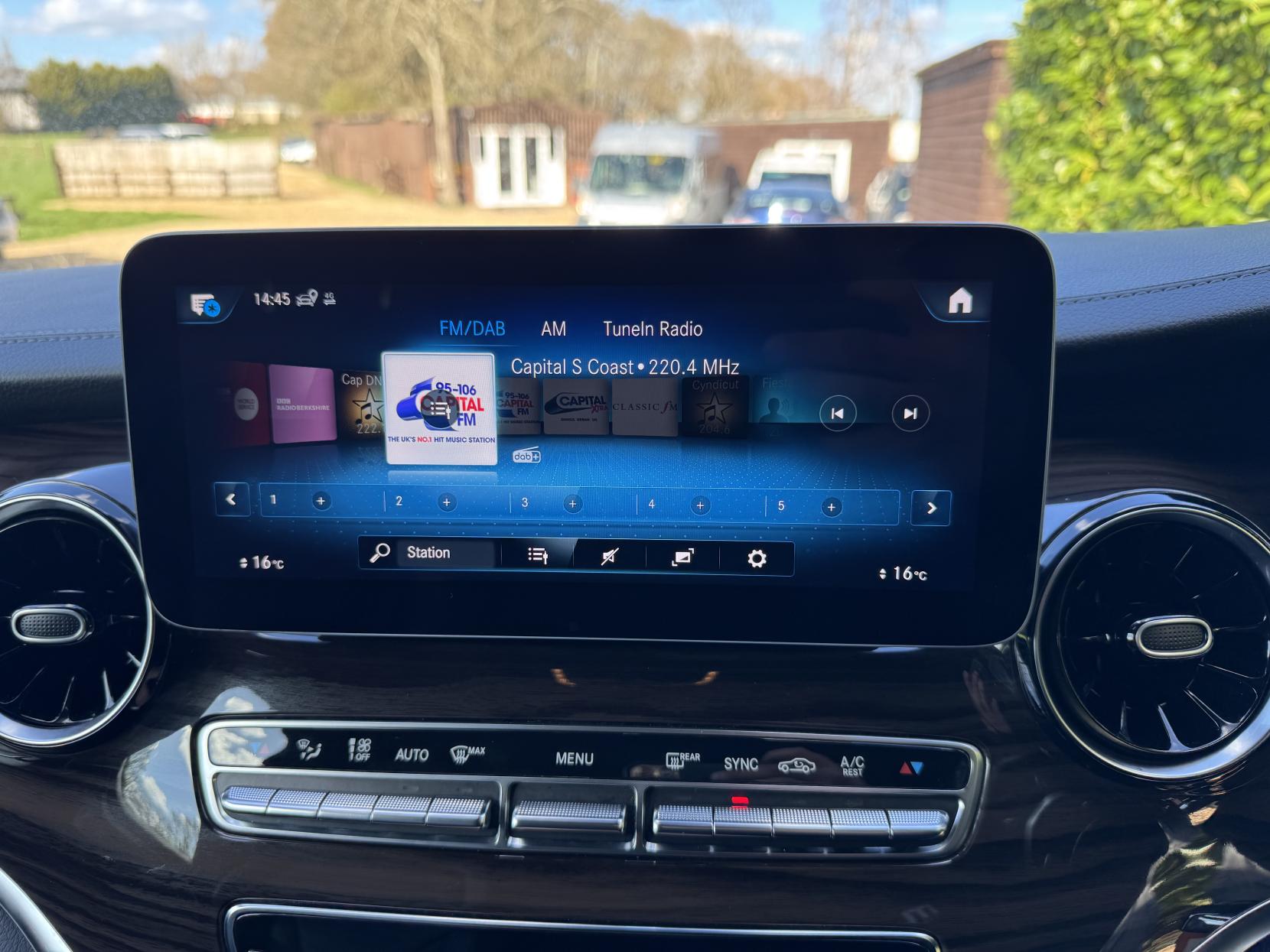 Mercedes-Benz V Class 2.0 V220d Sport MPV 5dr Diesel G-Tronic+ Euro 6 (s/s) LWB (163 ps)