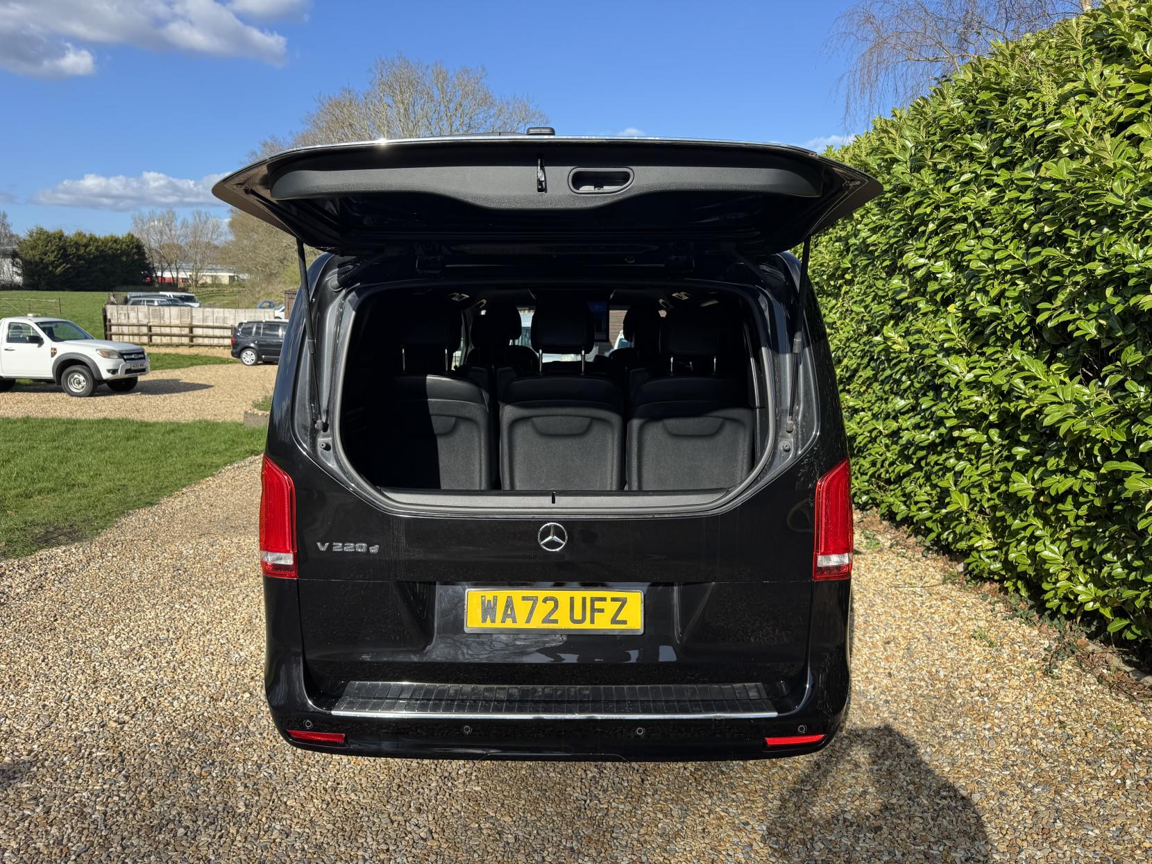 Mercedes-Benz V Class 2.0 V220d Sport MPV 5dr Diesel G-Tronic+ Euro 6 (s/s) LWB (163 ps)