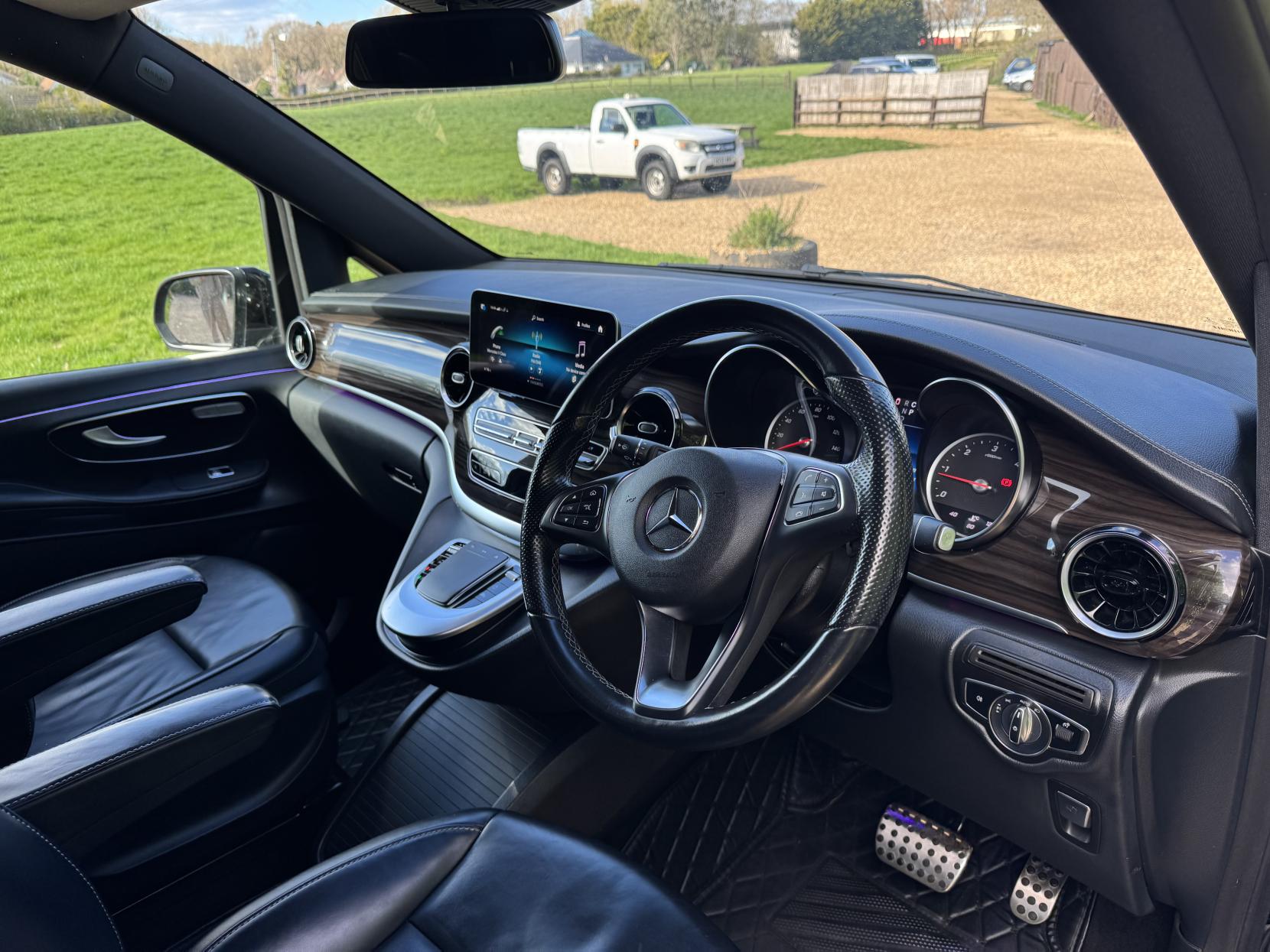 Mercedes-Benz V Class 2.0 V220d Sport MPV 5dr Diesel G-Tronic+ Euro 6 (s/s) LWB (163 ps)