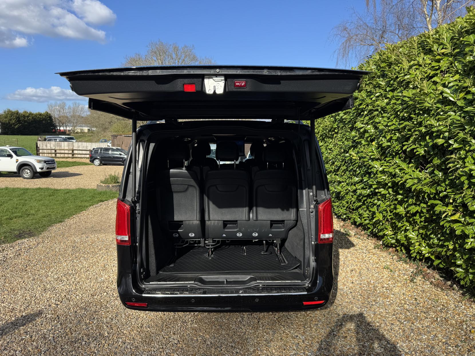 Mercedes-Benz V Class 2.0 V220d Sport MPV 5dr Diesel G-Tronic+ Euro 6 (s/s) LWB (163 ps)