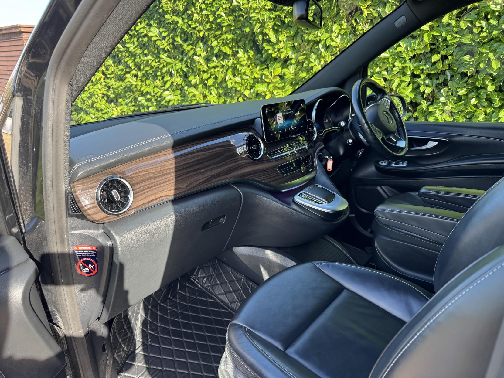 Mercedes-Benz V Class 2.0 V220d Sport MPV 5dr Diesel G-Tronic+ Euro 6 (s/s) LWB (163 ps)