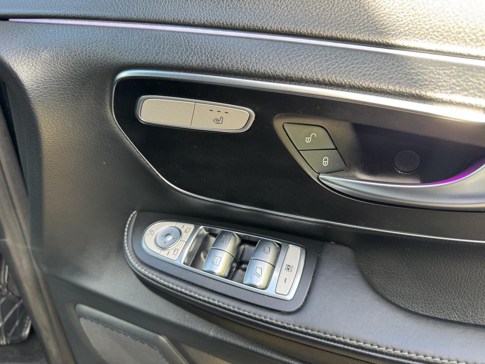 Mercedes-Benz V Class 2.0 V220d Sport MPV 5dr Diesel G-Tronic+ Euro 6 (s/s) LWB (163 ps)