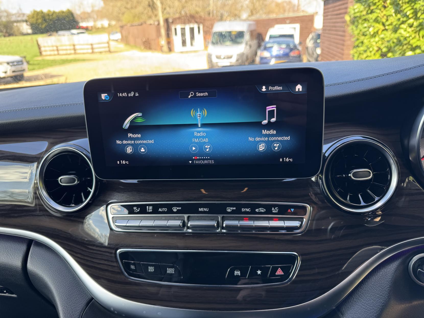 Mercedes-Benz V Class 2.0 V220d Sport MPV 5dr Diesel G-Tronic+ Euro 6 (s/s) LWB (163 ps)