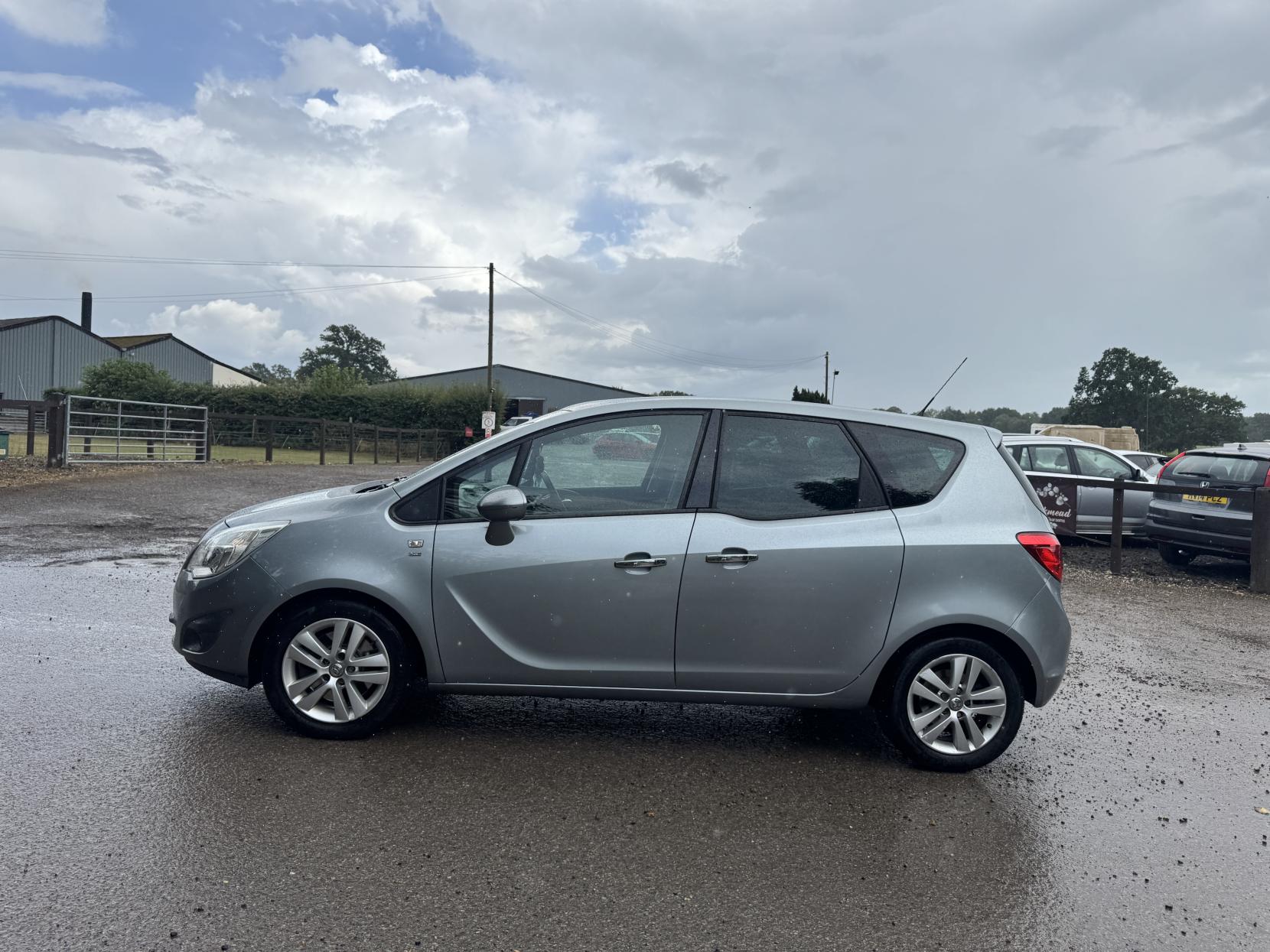 Vauxhall Meriva 1.7 CDTi SE MPV 5dr Diesel Auto Euro 5 (100 ps)