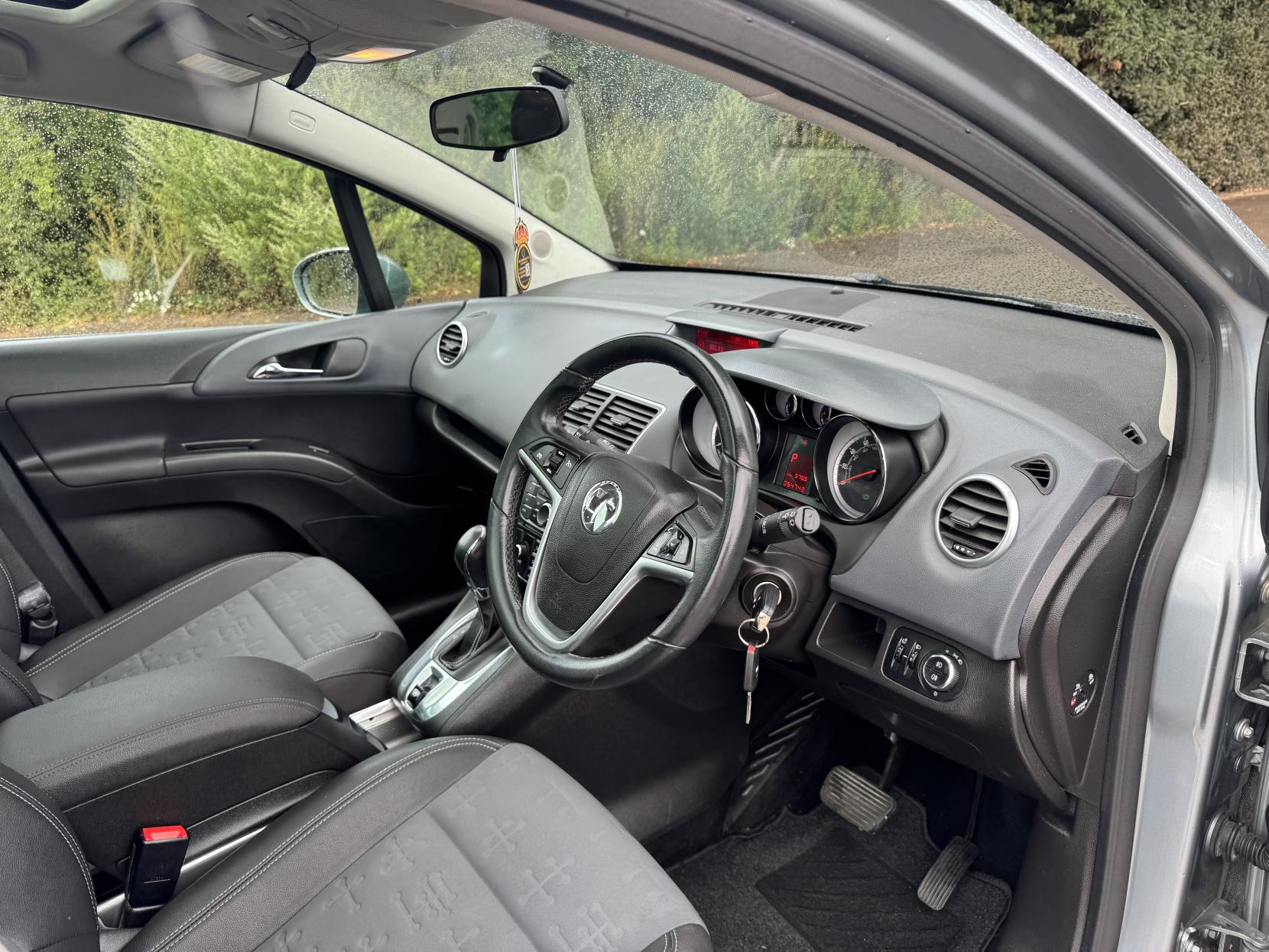 Vauxhall Meriva 1.7 CDTi SE MPV 5dr Diesel Auto Euro 5 (100 ps)