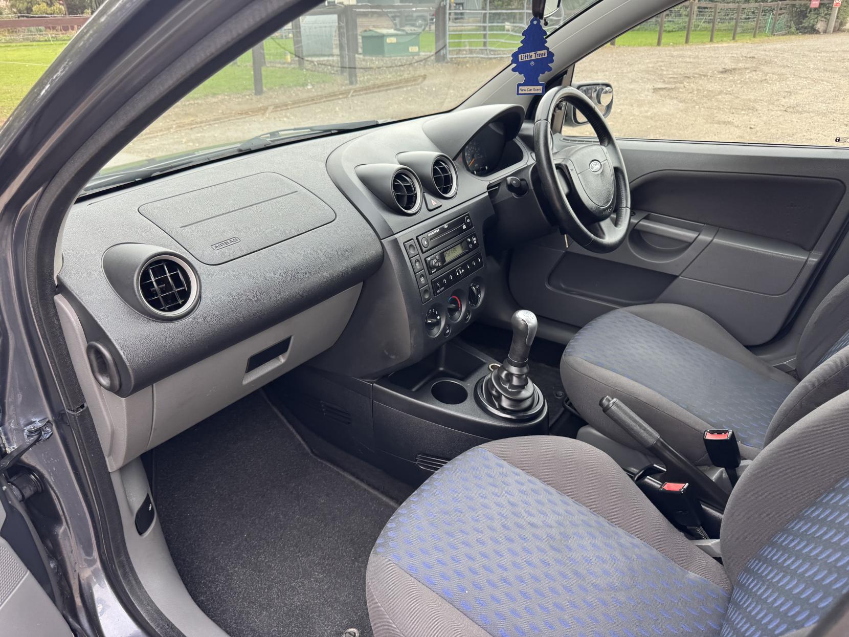 Ford Fiesta 1.4 Zetec Hatchback 5dr Petrol Manual (153 g/km, 79 bhp)