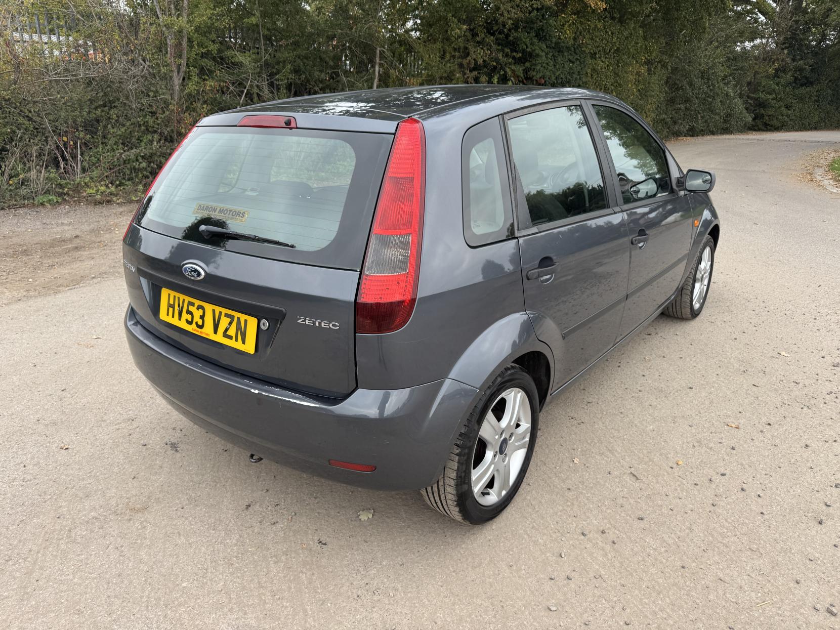 Ford Fiesta 1.4 Zetec Hatchback 5dr Petrol Manual (153 g/km, 79 bhp)