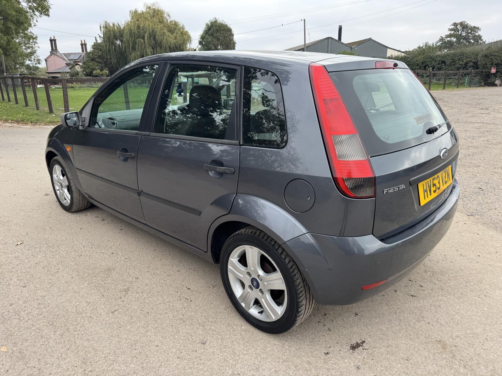 Ford Fiesta 1.4 Zetec Hatchback 5dr Petrol Manual (153 g/km, 79 bhp)