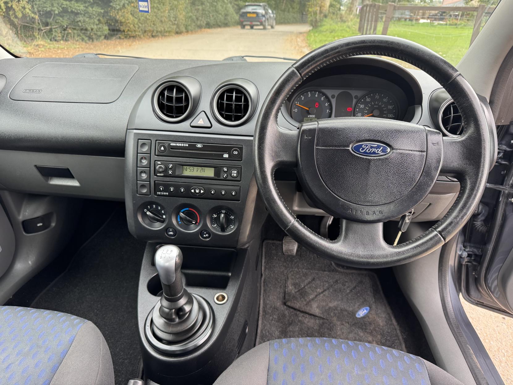 Ford Fiesta 1.4 Zetec Hatchback 5dr Petrol Manual (153 g/km, 79 bhp)