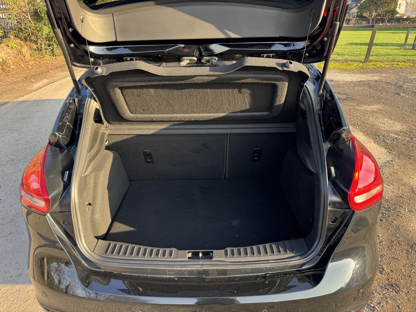 Ford Focus 1.5 TDCi ST-Line X Hatchback 5dr Diesel Manual Euro 6 (s/s) (120 ps)