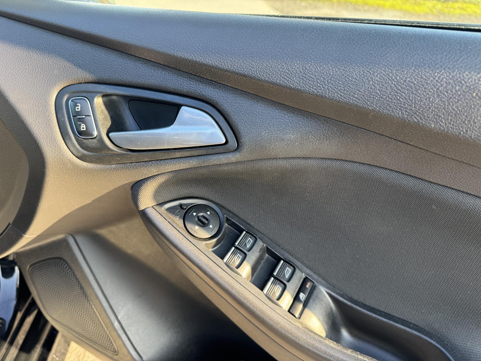 Ford Focus 1.5 TDCi ST-Line X Hatchback 5dr Diesel Manual Euro 6 (s/s) (120 ps)