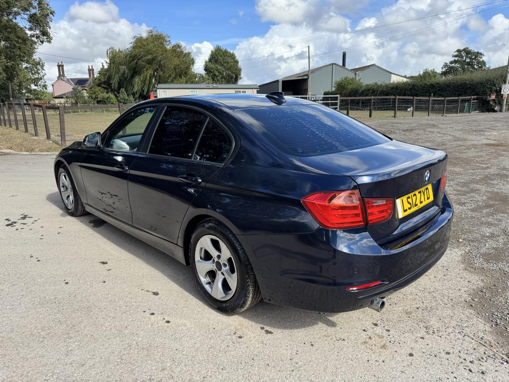 BMW 3 Series 2.0 320d ED EfficientDynamics Saloon 4dr Diesel Auto Euro 5 (s/s) (163 ps)