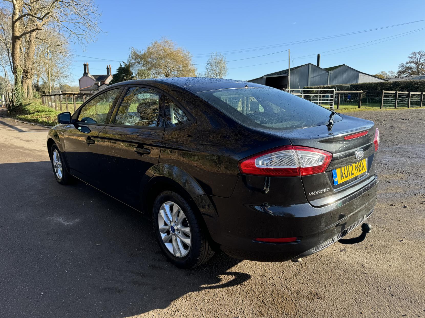 Ford Mondeo 2.0 TDCi Zetec Hatchback 5dr Diesel Manual Euro 5 (163 ps)