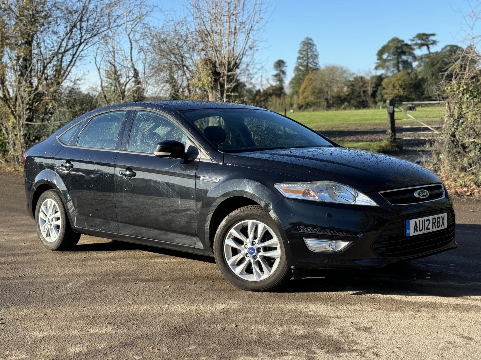 Ford Mondeo 2.0 TDCi Zetec Hatchback 5dr Diesel Manual Euro 5 (163 ps)