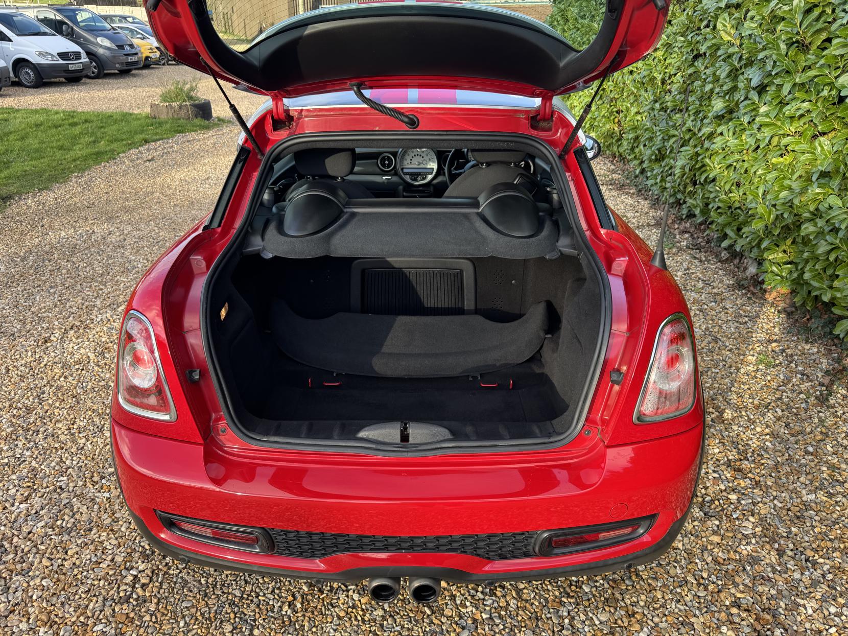 MINI Coupe 1.6 Cooper S Coupe 2dr Petrol Manual Euro 5 (s/s) (184 ps)