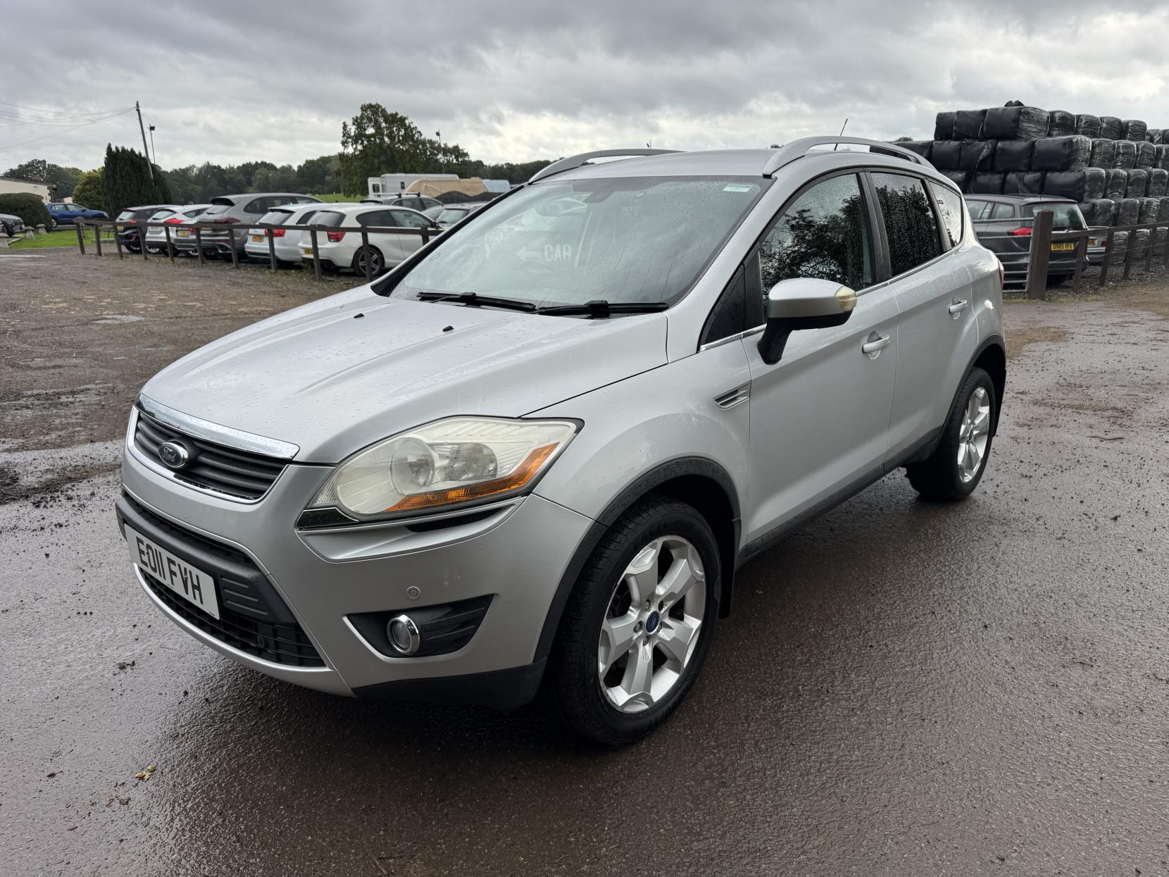 Ford Kuga 2.0 TDCi Titanium SUV 5dr Diesel Manual 2WD Euro 5 (140 ps)