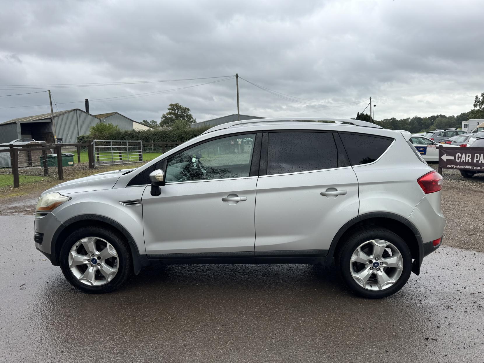 Ford Kuga 2.0 TDCi Titanium SUV 5dr Diesel Manual 2WD Euro 5 (140 ps)