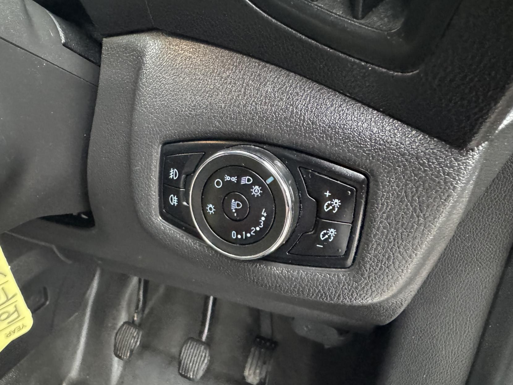 Ford Transit Connect 1.5 TDCi 240 Limited Panel Van 5dr Diesel Manual L2 H1 (119 g/km, 118 bhp)