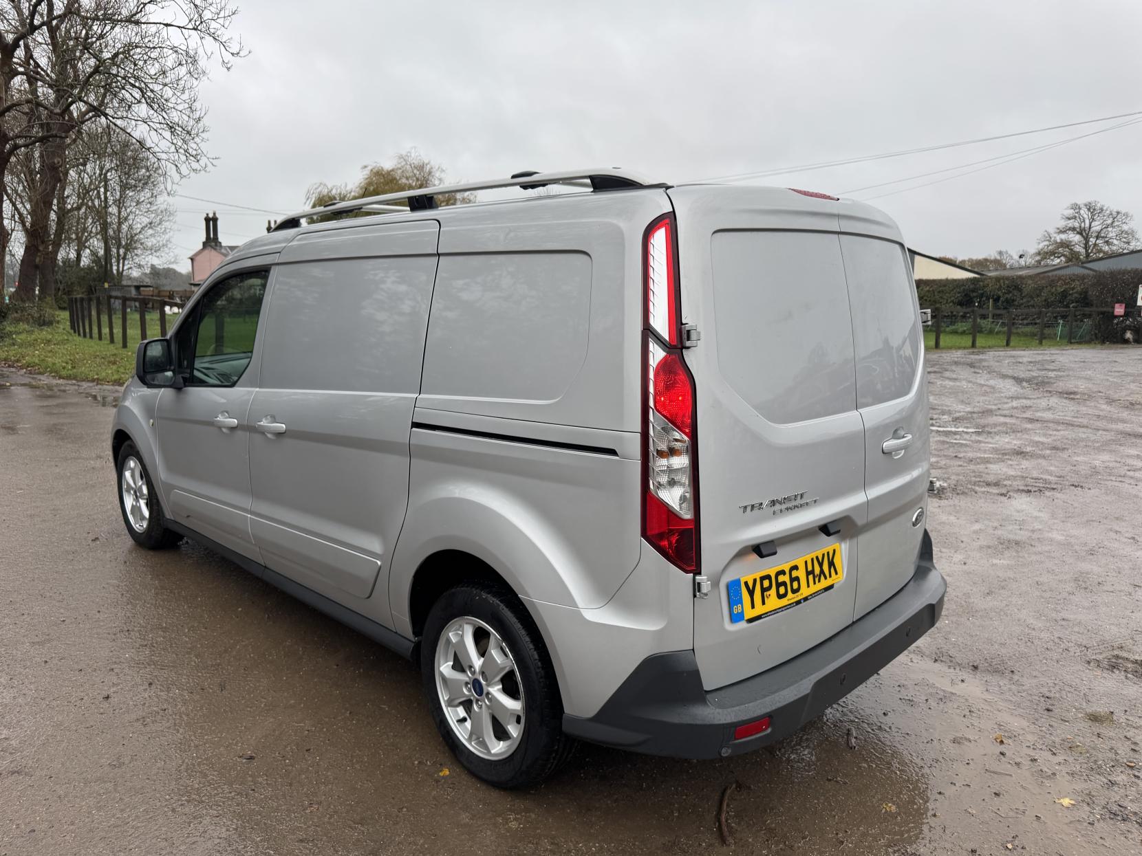 Ford Transit Connect 1.5 TDCi 240 Limited Panel Van 5dr Diesel Manual L2 H1 (119 g/km, 118 bhp)