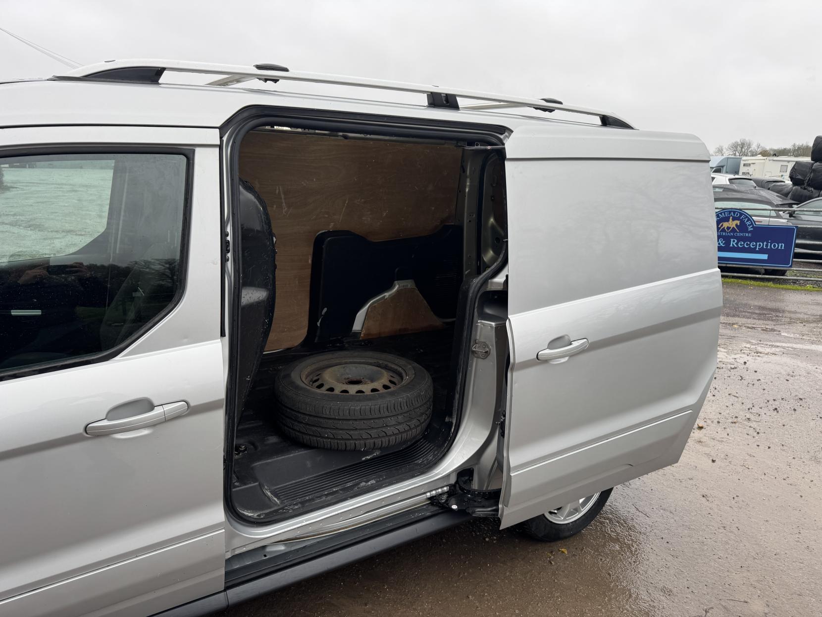 Ford Transit Connect 1.5 TDCi 240 Limited Panel Van 5dr Diesel Manual L2 H1 (119 g/km, 118 bhp)