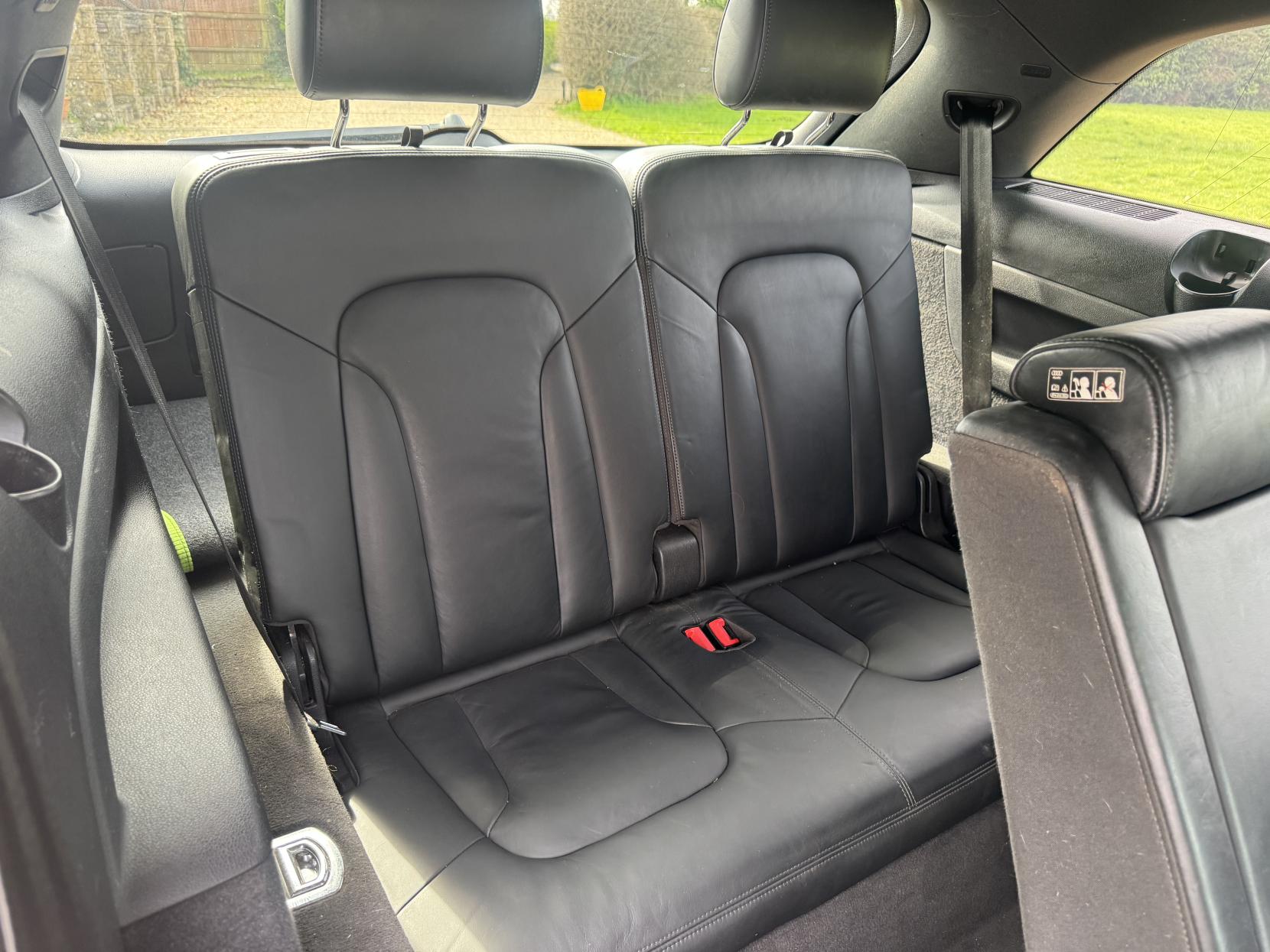 Audi Q7 3.0 TDI V6 S line Plus SUV 5dr Diesel Tiptronic quattro Euro 5 (s/s) (245 ps)