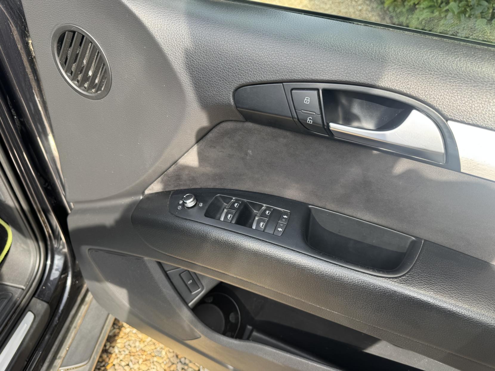 Audi Q7 3.0 TDI V6 S line Plus SUV 5dr Diesel Tiptronic quattro Euro 5 (s/s) (245 ps)