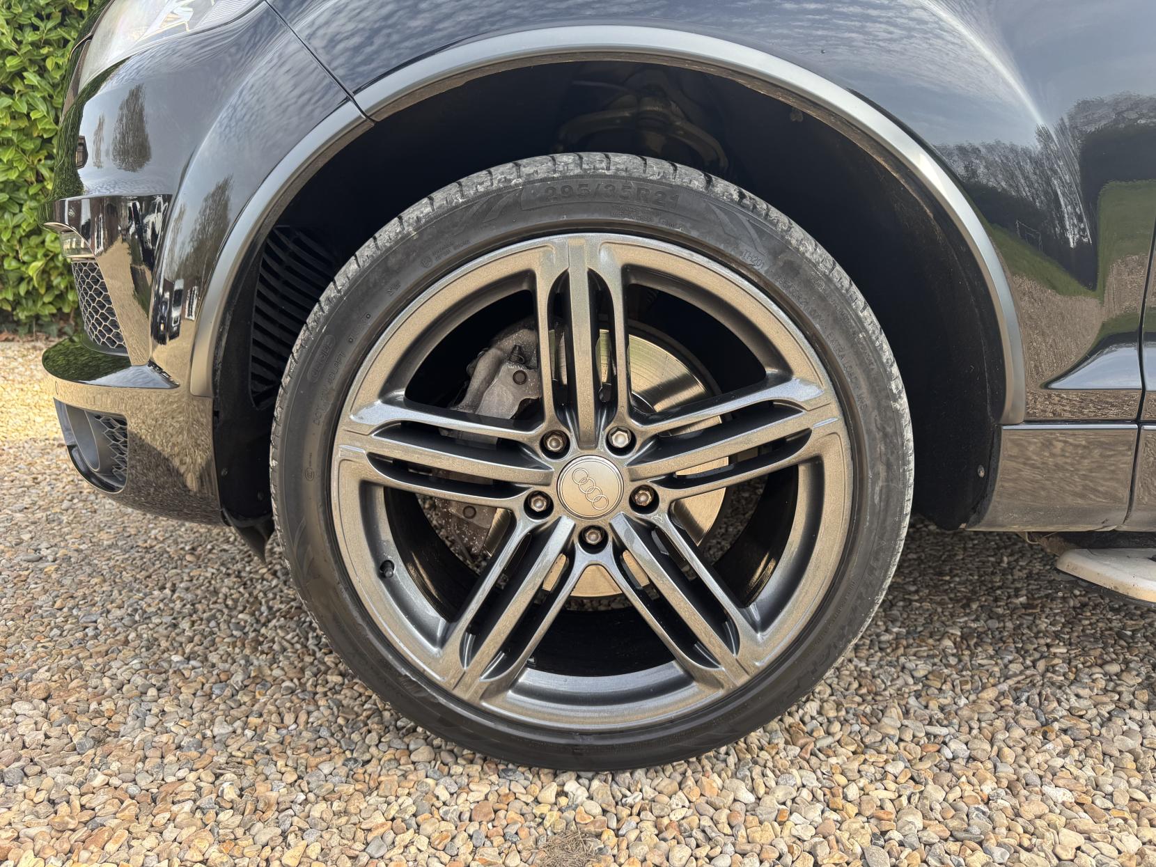 Audi Q7 3.0 TDI V6 S line Plus SUV 5dr Diesel Tiptronic quattro Euro 5 (s/s) (245 ps)