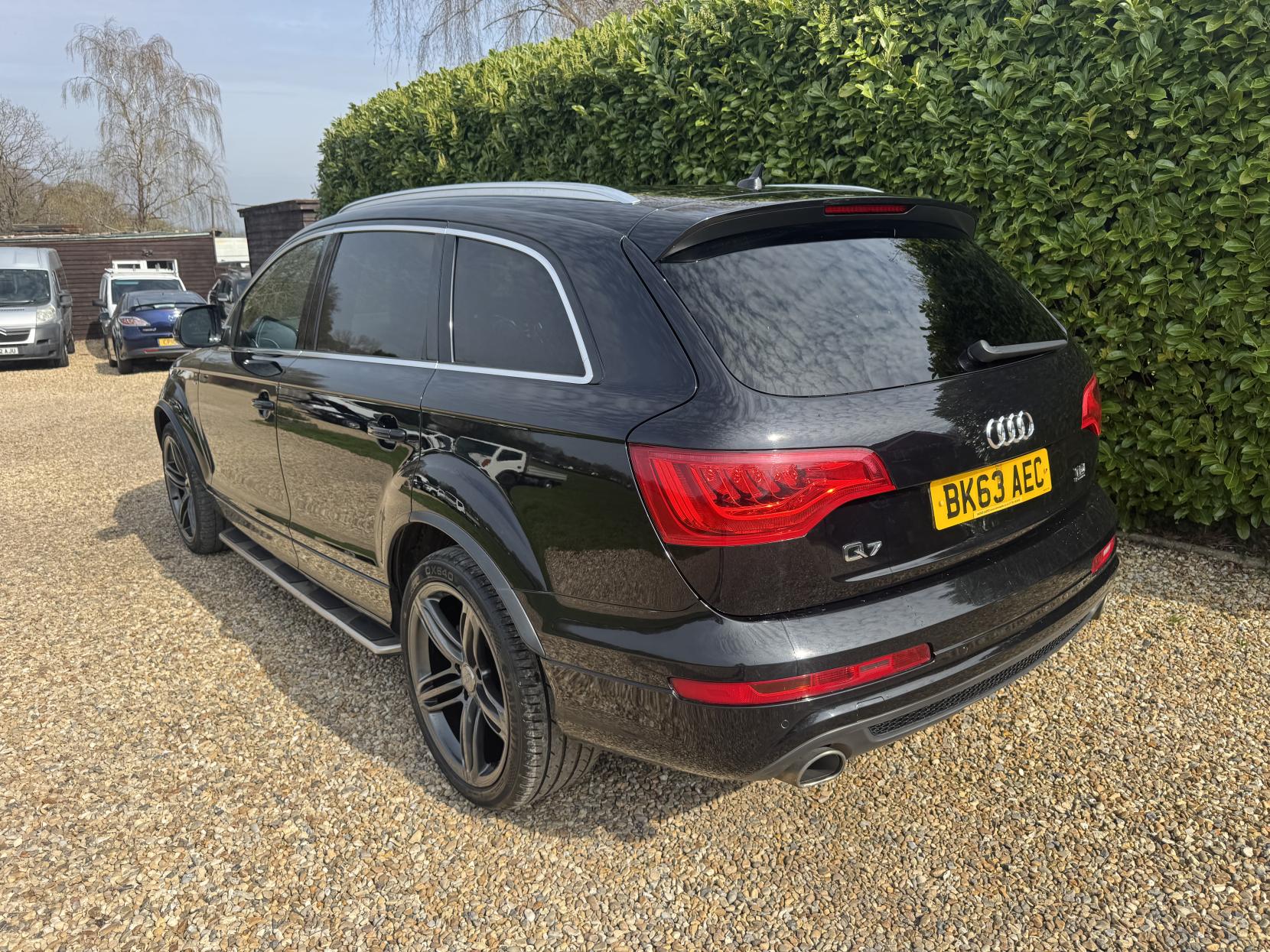 Audi Q7 3.0 TDI V6 S line Plus SUV 5dr Diesel Tiptronic quattro Euro 5 (s/s) (245 ps)