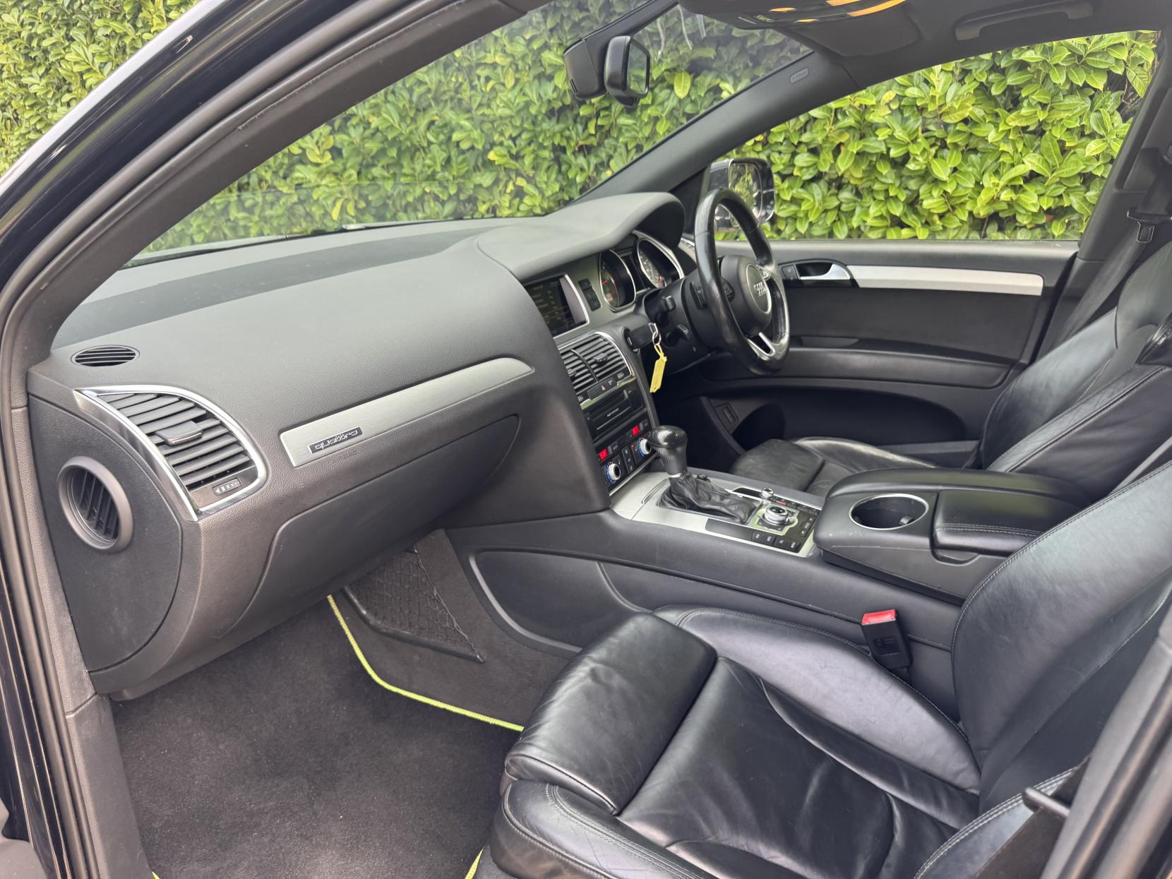 Audi Q7 3.0 TDI V6 S line Plus SUV 5dr Diesel Tiptronic quattro Euro 5 (s/s) (245 ps)