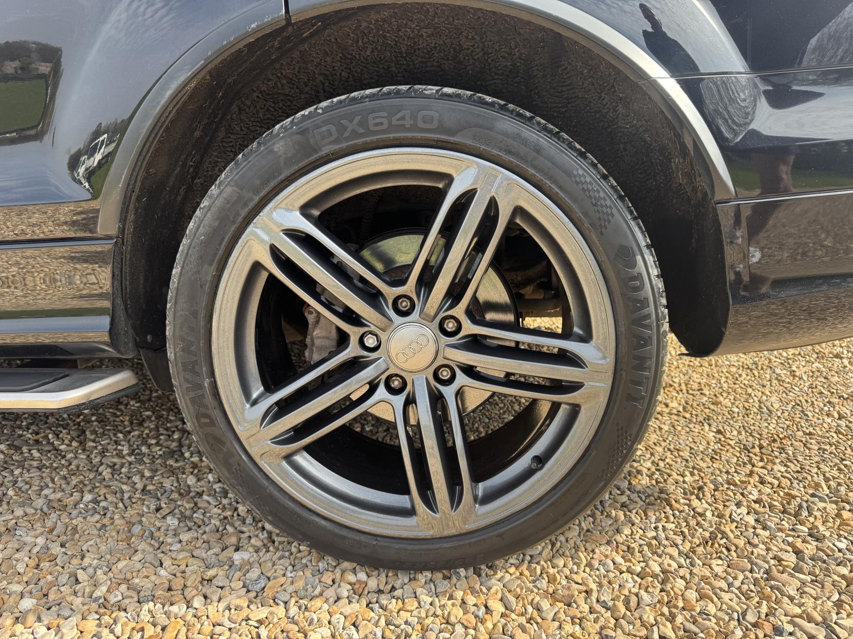 Audi Q7 3.0 TDI V6 S line Plus SUV 5dr Diesel Tiptronic quattro Euro 5 (s/s) (245 ps)