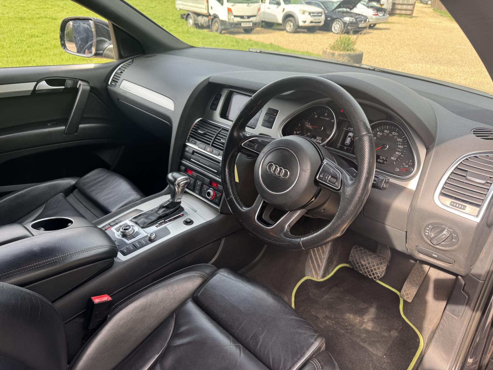 Audi Q7 3.0 TDI V6 S line Plus SUV 5dr Diesel Tiptronic quattro Euro 5 (s/s) (245 ps)