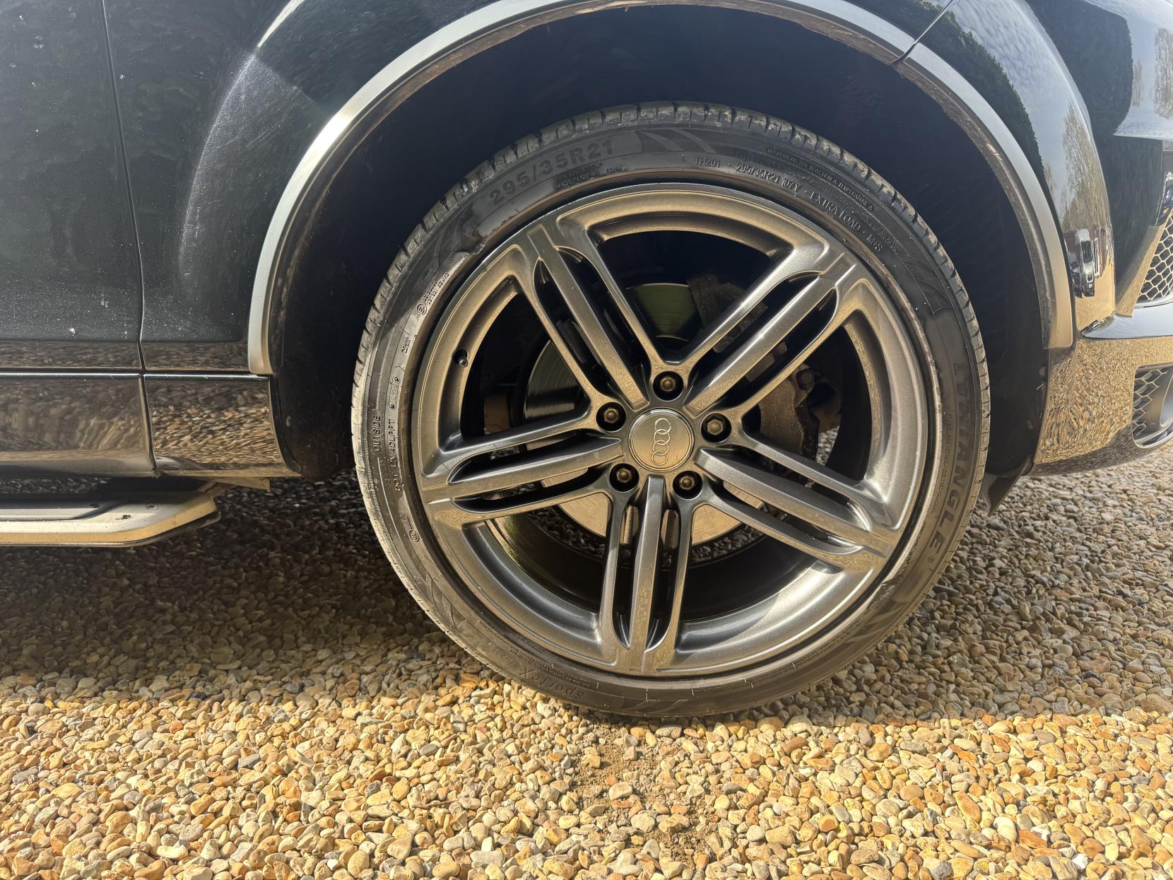 Audi Q7 3.0 TDI V6 S line Plus SUV 5dr Diesel Tiptronic quattro Euro 5 (s/s) (245 ps)