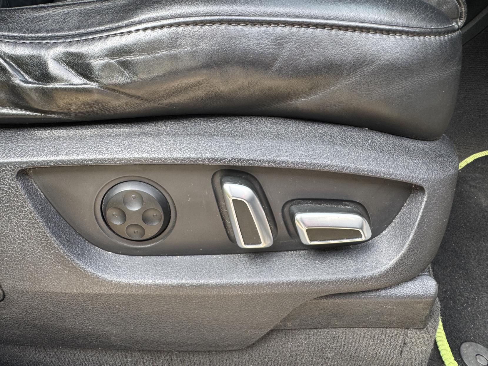 Audi Q7 3.0 TDI V6 S line Plus SUV 5dr Diesel Tiptronic quattro Euro 5 (s/s) (245 ps)