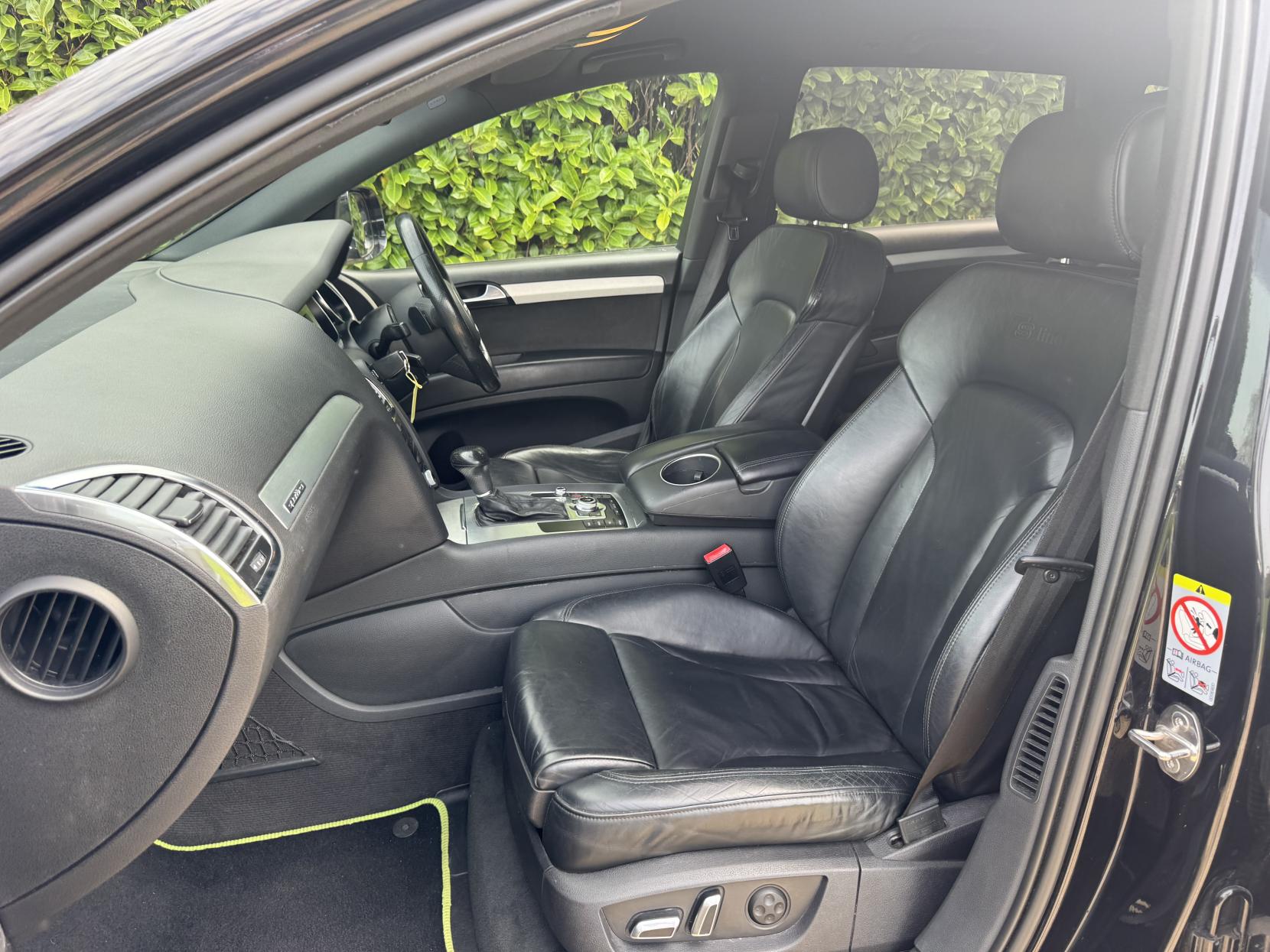 Audi Q7 3.0 TDI V6 S line Plus SUV 5dr Diesel Tiptronic quattro Euro 5 (s/s) (245 ps)