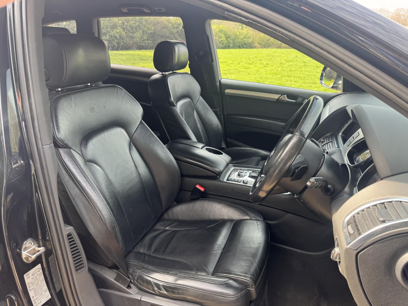 Audi Q7 3.0 TDI V6 S line Plus SUV 5dr Diesel Tiptronic quattro Euro 5 (s/s) (245 ps)