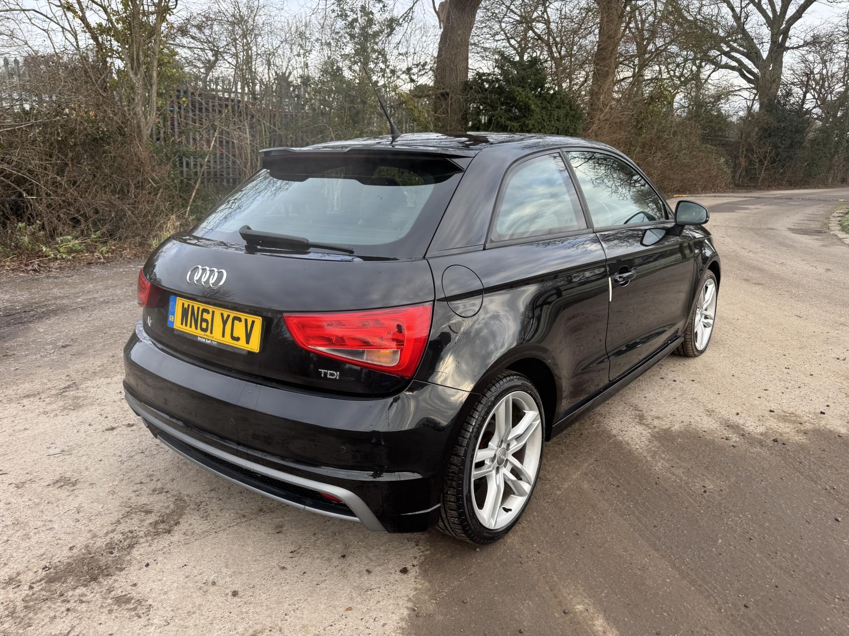 Audi A1 1.6 TDI S line Hatchback 3dr Diesel Manual Euro 5 (s/s) (105 ps)