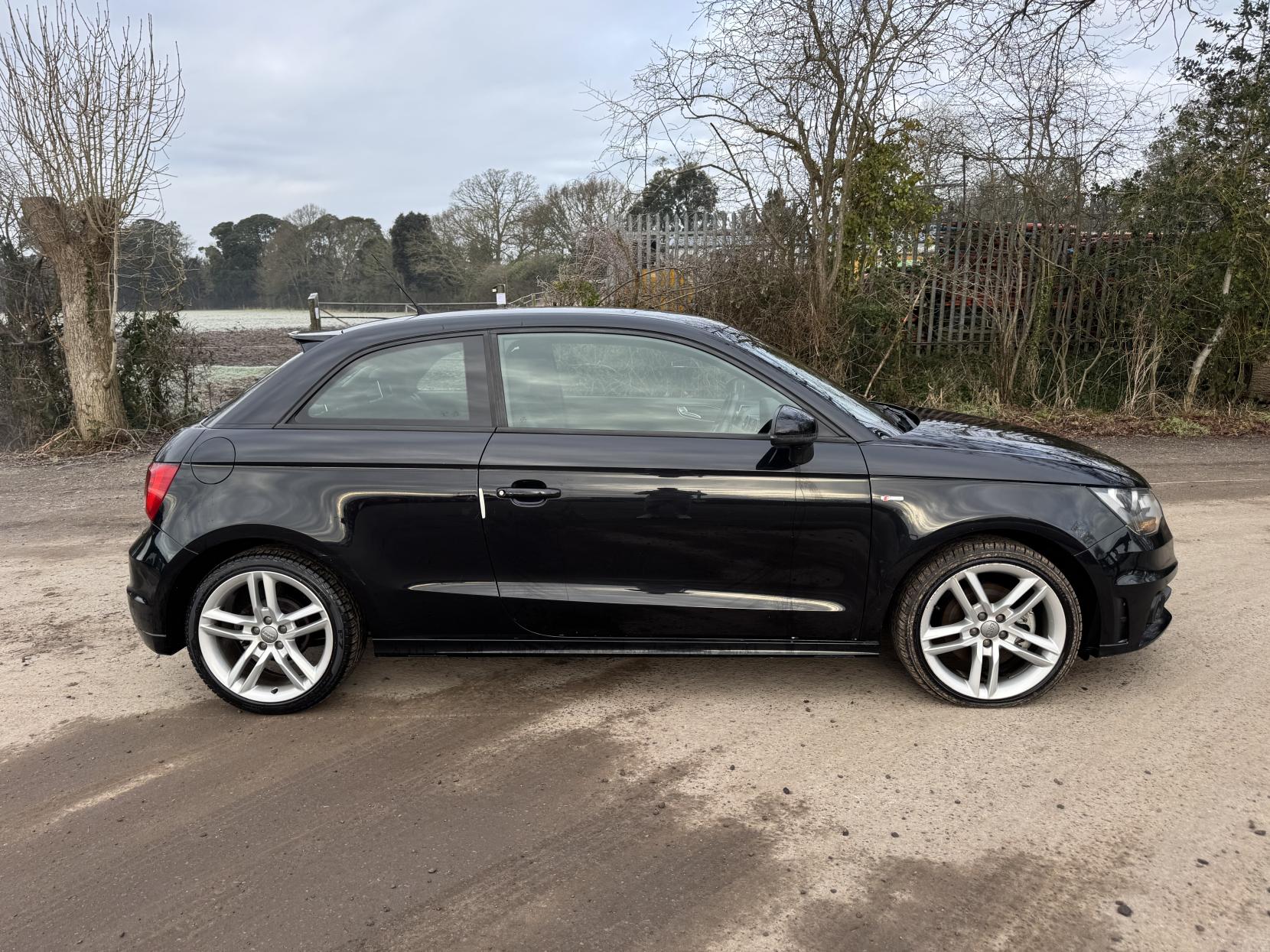 Audi A1 1.6 TDI S line Hatchback 3dr Diesel Manual Euro 5 (s/s) (105 ps)