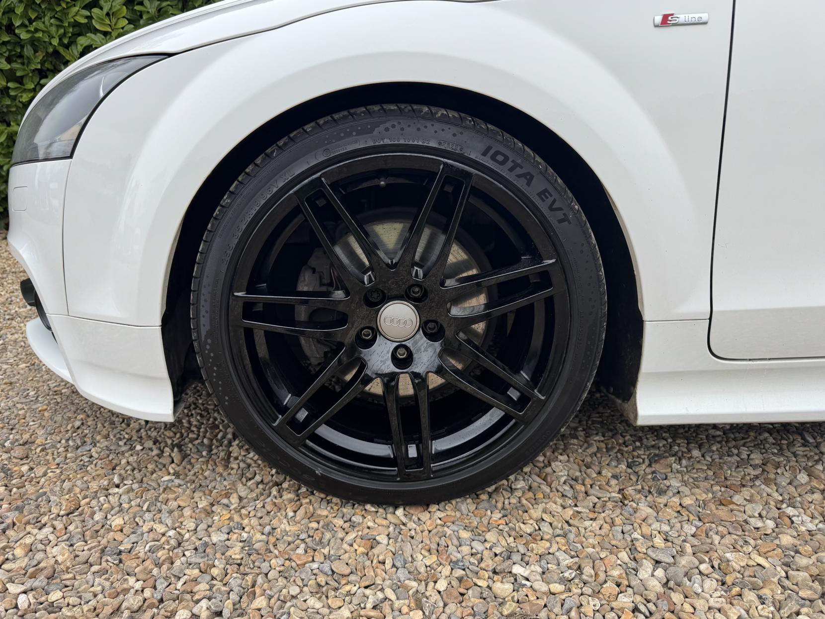 Audi TT 2.0 TFSI Black Edition Coupe 3dr Petrol S Tronic quattro Euro 5 (s/s) (211 ps)